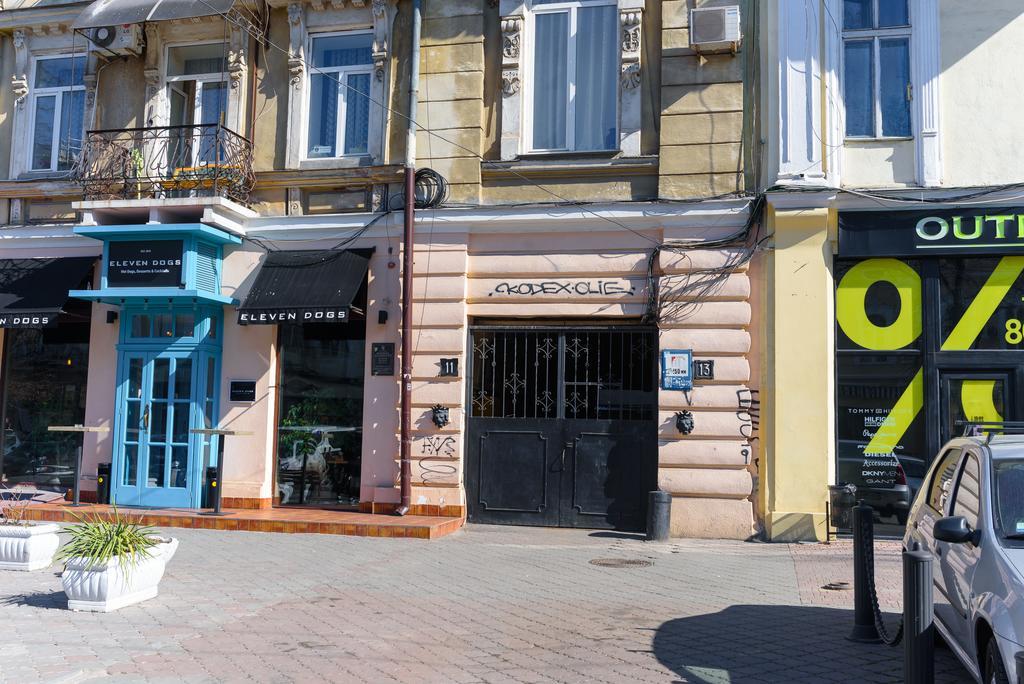 Krovat Na Deribasovskoy Odessa Exterior photo